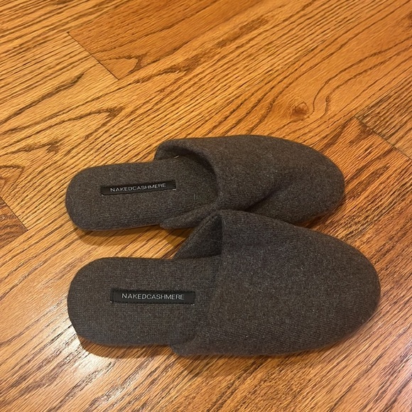 Naked Cashmere Woman’s Grey Slippers Size S/M - Picture 3 of 6